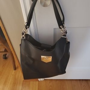 Guess Shoulder Bag